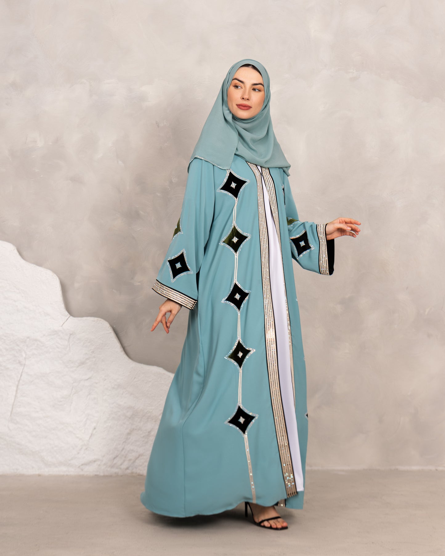 Abaya Noura
