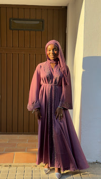Abaya Zareen