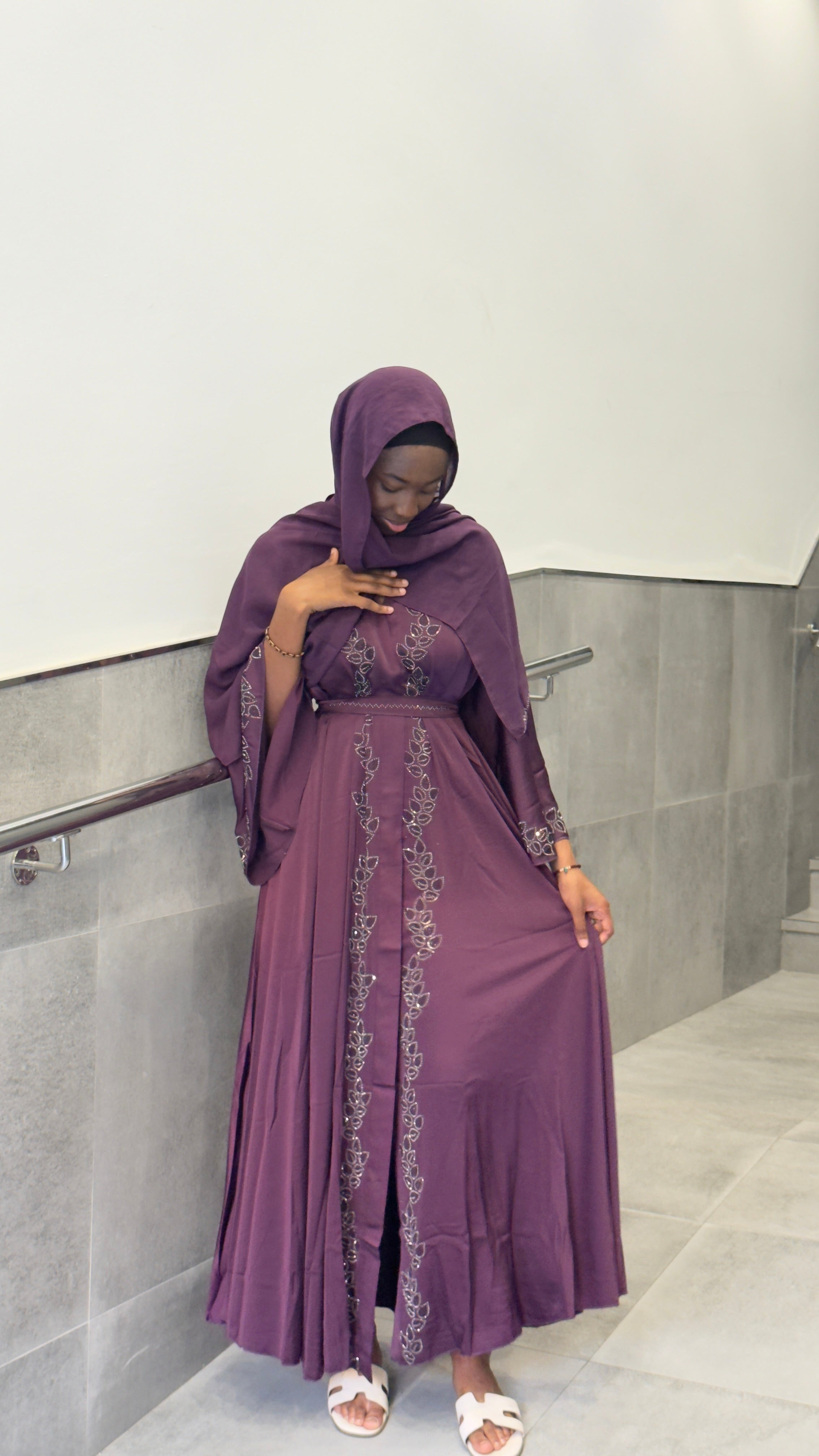 Abaya Lunaria