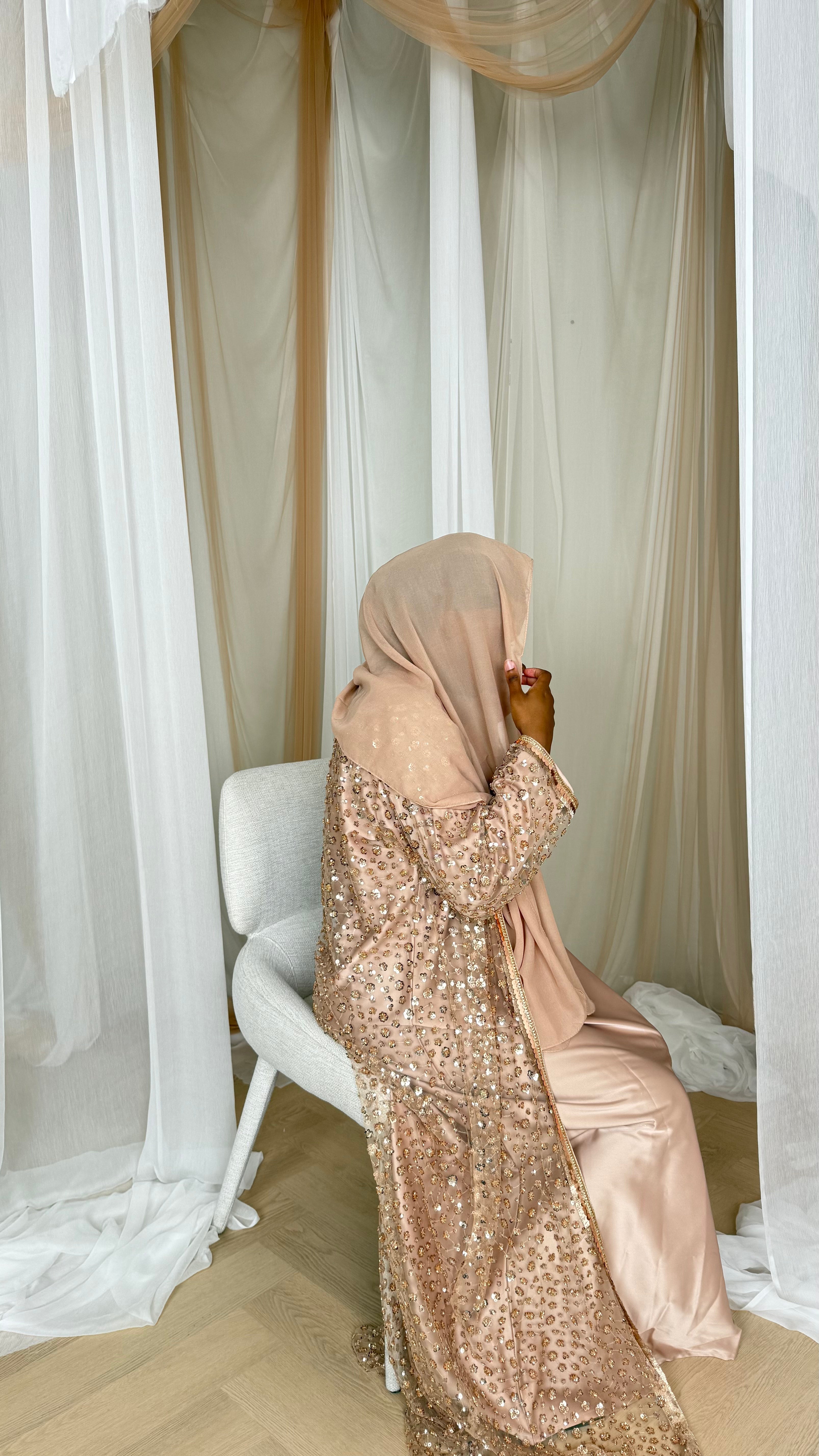 Abaya Aurora